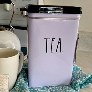 BNWT Rae Dunn “TEA” Tin